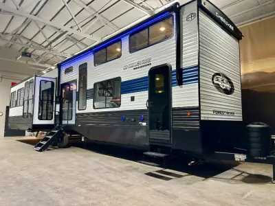 2027 Forest River Cherokee Timberwolf 39JM