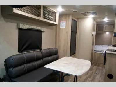 2019 Coachmen Catalina Trail Blazer 19TH photo 4