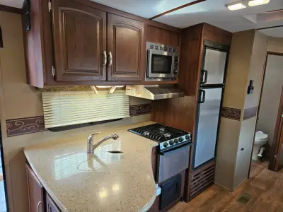 2016 Keystone Outback 324CG photo 18