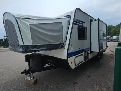 2018 Thor Jayco Jay Feather X23B photo 4