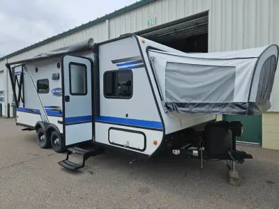 2018 Thor Jayco Jay Feather X23B photo 3