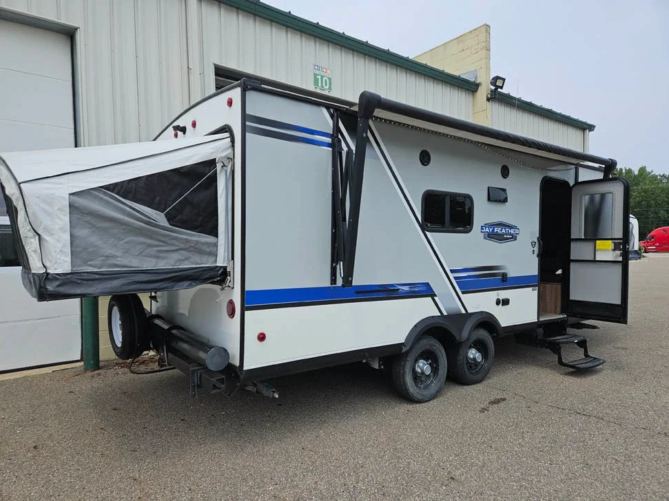 2018 Thor Jayco Jay Feather X23B exterior
