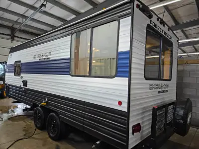2025 Forest River Cherokee Grey Wolf 20RDSE photo 6