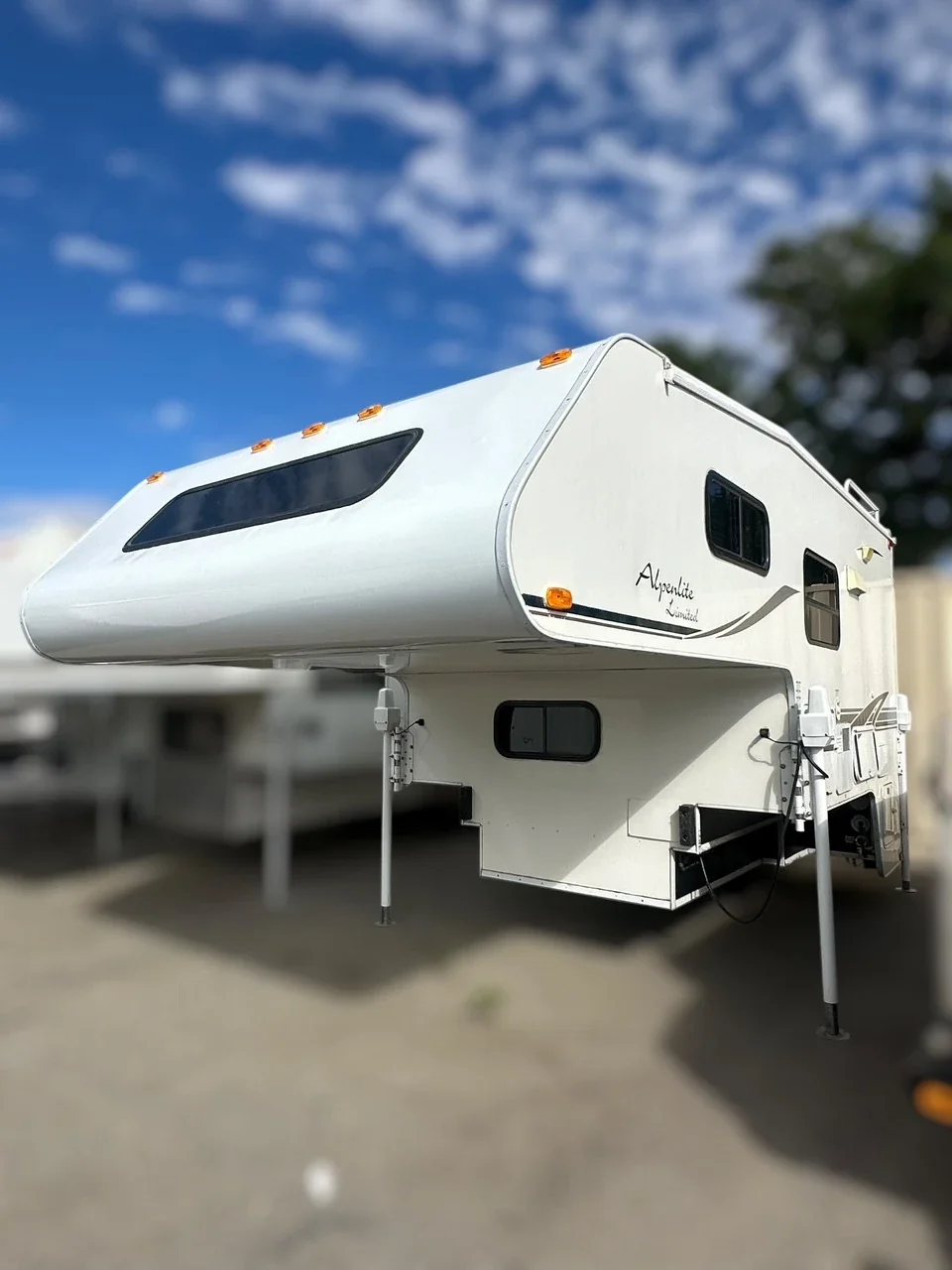 2004 Alpenlite SARATOGA 935 exterior