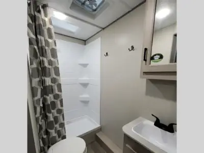 2024 Coachmen Catalina Legacy Edition 263BHSCK photo 6