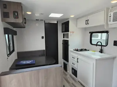 2025 Jayco Jay Flight 170FQ photo 10