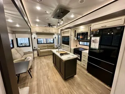 2027 Forest River Sabre 36FLX photo 3