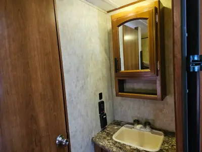 2016 Prime Time Avenger 26BB photo 23