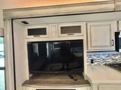 2022 Sandpiper By Forest River Sandpiper Luxury FW 321RL photo 14