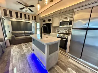 2022 Sandpiper By Forest River Sandpiper Luxury FW 321RL photo 22