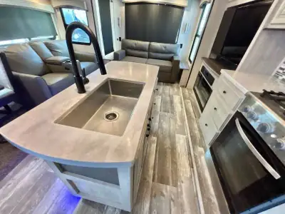 2022 Sandpiper By Forest River Sandpiper Luxury FW 321RL photo 9