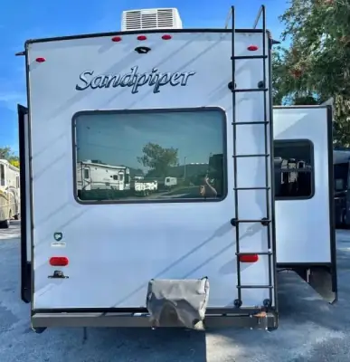 2022 Sandpiper By Forest River Sandpiper Luxury FW 321RL photo 13