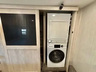 2022 Sandpiper By Forest River Sandpiper Luxury FW 321RL photo 18