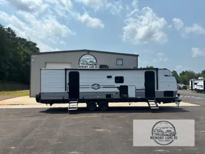 2027 Coachmen COACHMEN RV CLIPPER 282TQS photo 3