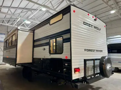 2027 Forest River Cherokee Grey Wolf 26KF photo 38