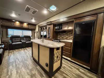 2019 Grand Design Reflection 150 FW 295RL photo 5