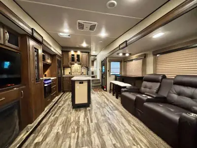 2019 Grand Design Reflection 150 FW 295RL photo 13