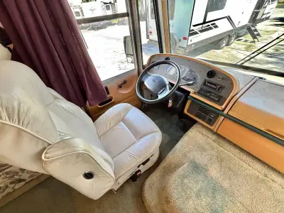 2000 Fleetwood Southwind 36T Ford photo 19