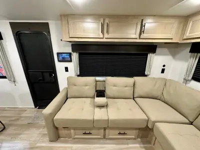 2027 Forest River Cherokee Grey Wolf 27LH photo 11