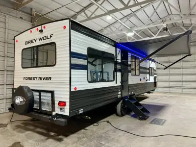 2027 Forest River Cherokee Grey Wolf 27LH photo 37