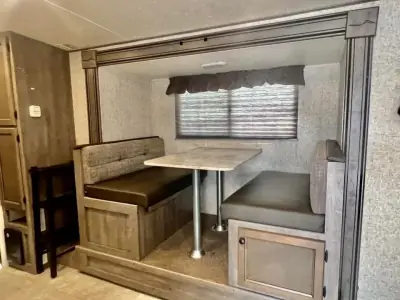 2019 Coachman Apex 208BHS photo 6