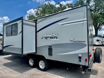 2019 Coachman Apex 208BHS photo 5