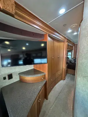 2009 Winnebago Itasca Horizon 40TD photo 40