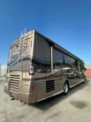 2009 Winnebago Itasca Horizon 40TD photo 15