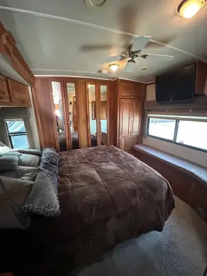 2009 Winnebago Itasca Horizon 40TD photo 20