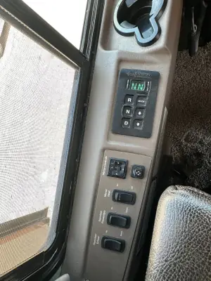 2009 Winnebago Itasca Horizon 40TD photo 28