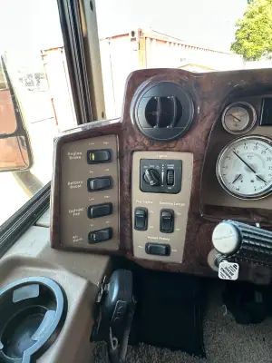 2009 Winnebago Itasca Horizon 40TD photo 29