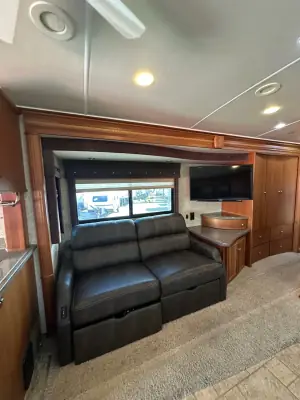 2009 Winnebago Itasca Horizon 40TD photo 39