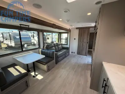 2027 K-Z CONNECT C302FBK photo 30