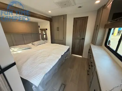 2027 K-Z CONNECT C302FBK photo 34