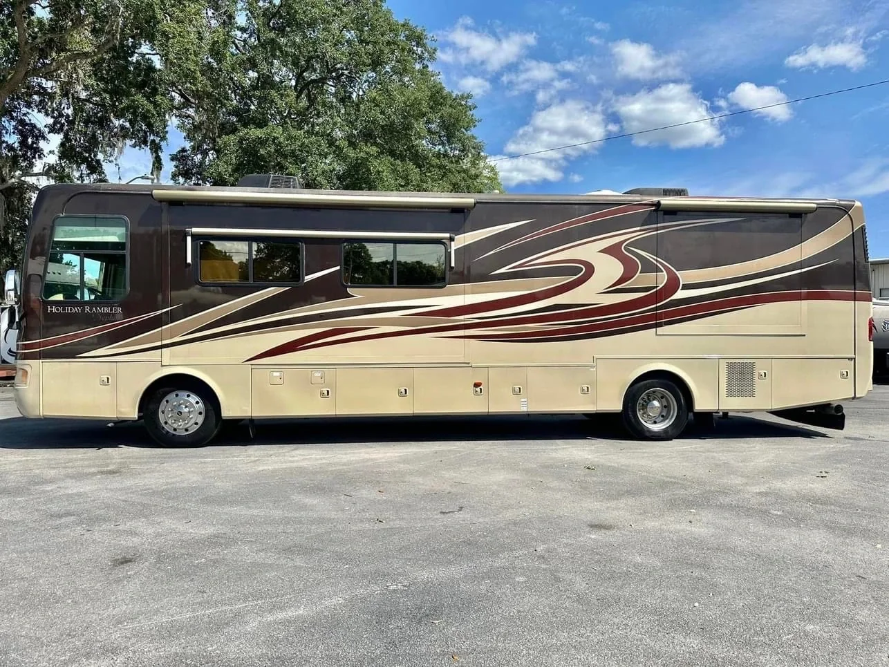 2011 Holiday Rambler 40PBT exterior