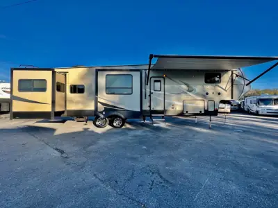 2018 Coachmen CHAPARRAL photo 22