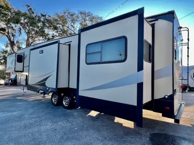 2018 Coachmen CHAPARRAL photo 10