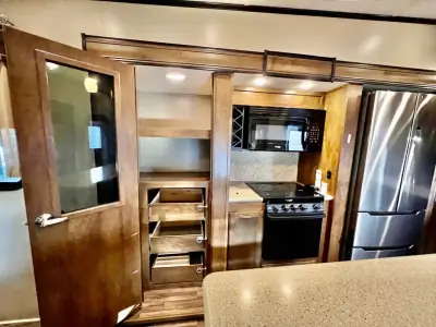 2018 Coachmen CHAPARRAL photo 40