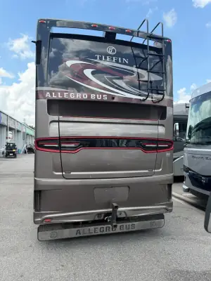 2021 Tiffin Motorhomes Allegro Bus 40 IP photo 5