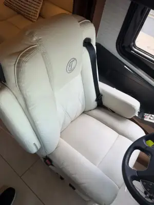 2021 Tiffin Motorhomes Allegro Bus 40 IP photo 36