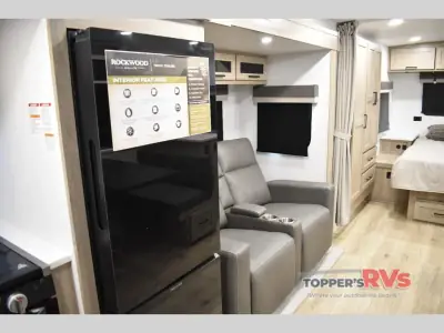 2026 Forest River Rockwood Mini Lite 2522FB photo 11