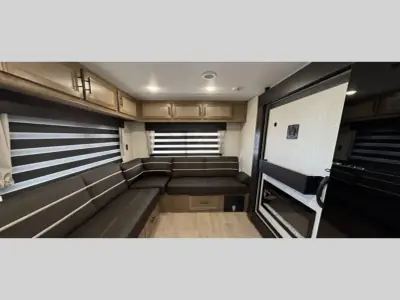 2025 Forest River Cherokee Grey Wolf 27LH photo 4