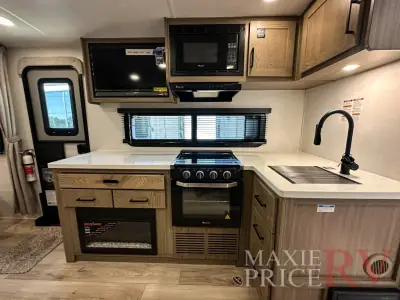 2027 Forest River Flagstaff Micro Lite 22LKS photo 25
