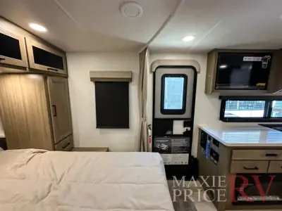 2027 Forest River Flagstaff Micro Lite 22LKS photo 36