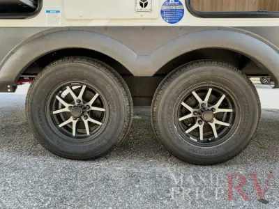 2027 Forest River Flagstaff Micro Lite 22LKS photo 9