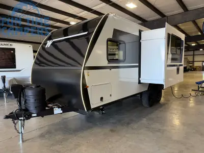 2027 Winnebago MICRO MINNIE 2108TB photo 3
