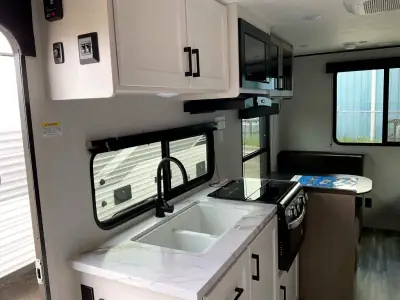 2026 Jayco Jay Flight SLX 210QB photo 9