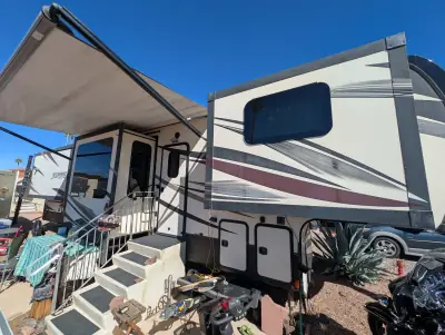 2017 ALPINE 3660FL photo 2