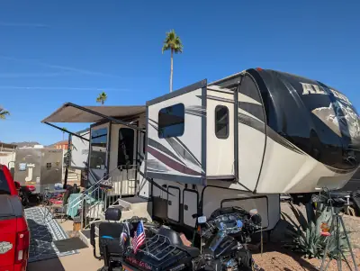 Used 2017 Alpine 3660FL