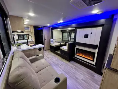 2027 Forest River Cherokee Grey Wolf 26SS photo 3